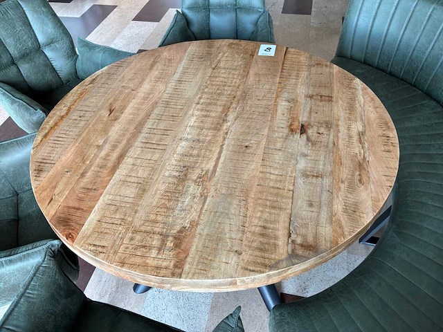Eetkamertafel met bank en stoelen - afbeelding 6 van  9