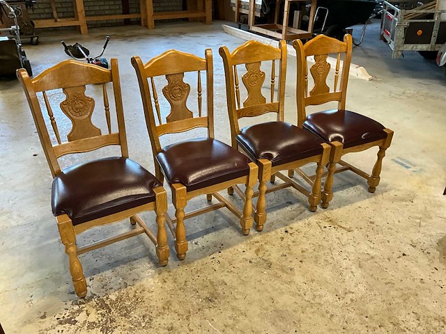 Eetkamertafel met stoelen - afbeelding 2 van  6