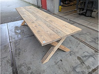 Eetkamertafel oud grenen met houten x poot 320 x 80 cm