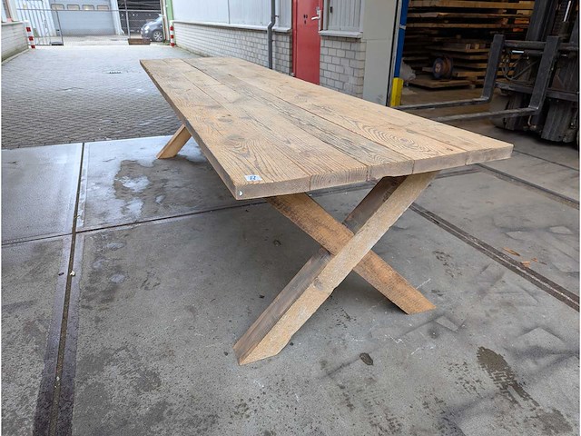 Eetkamertafel oud grenen met houten x poot 320 x 80 cm - afbeelding 2 van  2