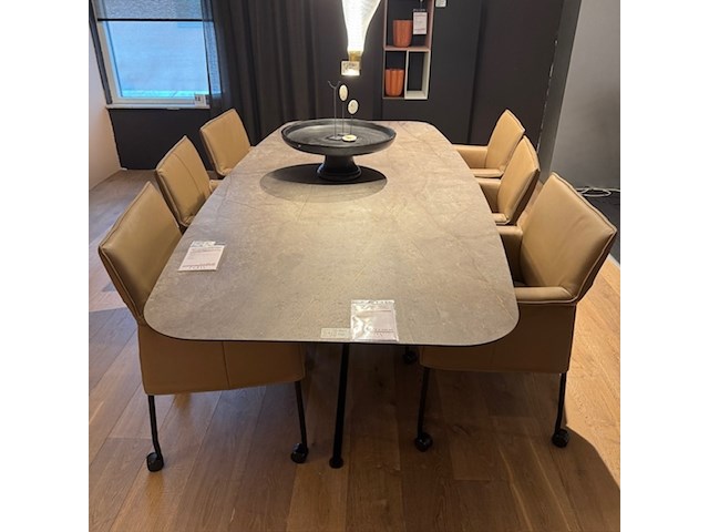 Eetkamertafel sumisura, bootvorm - afbeelding 1 van  6