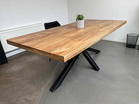 Eetkamertafel
