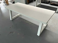 Eetkamertafel