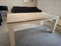 Eetkamertafel