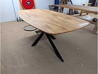 Eettafel eiken deens ovaal. 180 x 100 x 76cm. metalen spinpoot - afbeelding 1 van  3