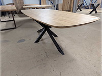 Eettafel eiken deens ovaal. 220 x 100 x 77cm. metalen spinpoot - afbeelding 1 van  3