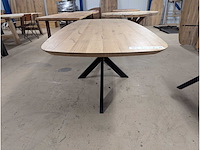 Eettafel eiken deens ovaal. 220 x 100 x 77cm. metalen spinpoot - afbeelding 2 van  3