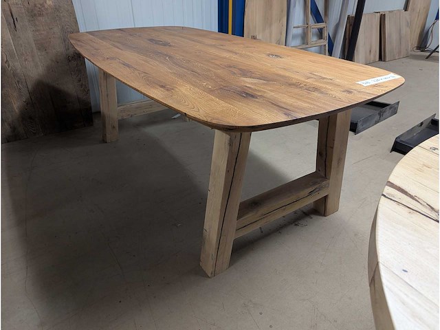 Eettafel eiken deens ovaal 220 x 110 x 77cm. houten a onderstel - afbeelding 1 van  3