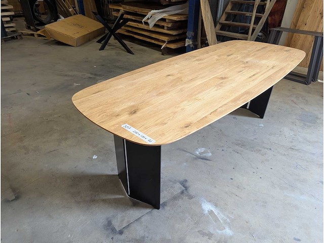 Eettafel eiken deens ovaal 240 x 100 x 76cm. metalen wang onderstel - afbeelding 1 van  3