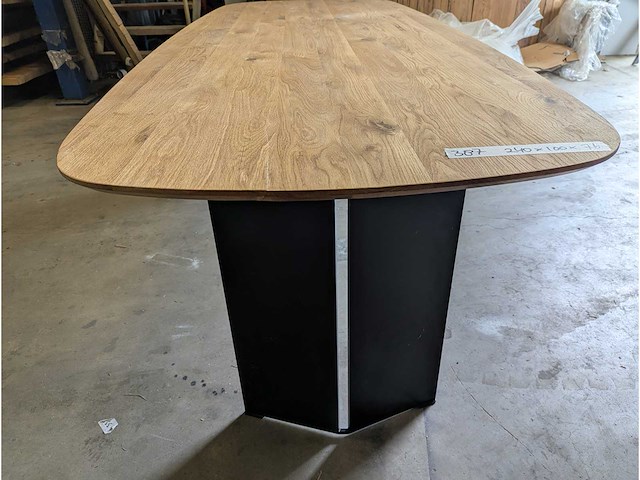 Eettafel eiken deens ovaal 240 x 100 x 76cm. metalen wang onderstel - afbeelding 2 van  3