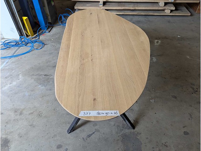 Eettafel eiken organisch. 180 x 90 x 76cm. metaal y onderstel - afbeelding 3 van  3