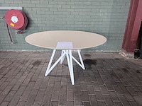 Eettafel hpl fenix beige rond, studio henk - afbeelding 1 van  14