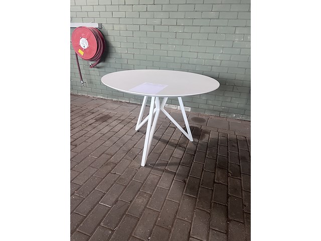 Eettafel hpl fenix beige rond, studio henk - afbeelding 7 van  14