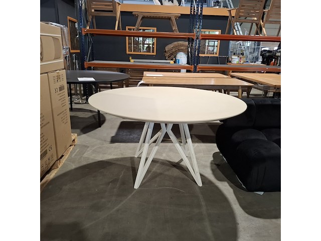 Eettafel hpl fenix beige rond, studio henk - afbeelding 8 van  14