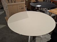 Eettafel hpl fenix beige rond, studio henk - afbeelding 9 van  14