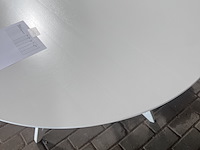 Eettafel hpl fenix beige rond, studio henk - afbeelding 14 van  14