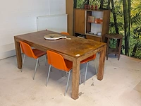Eettafel, kabinetkast, bijzettafel & 4 stoelen