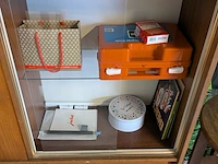 Eettafel, kabinetkast, bijzettafel & 4 stoelen - afbeelding 7 van  7