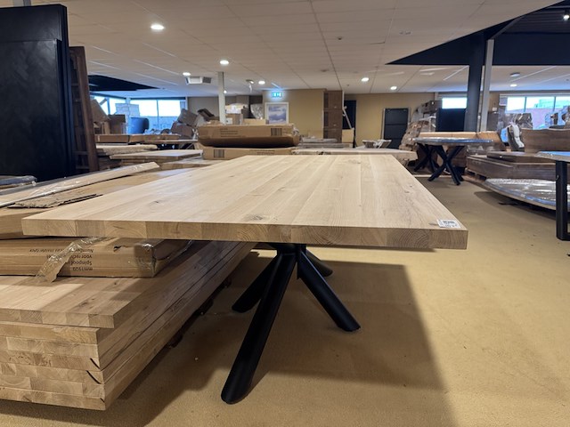 Eettafel, massief eiken, zwart metalen spinpoot - afbeelding 5 van  6