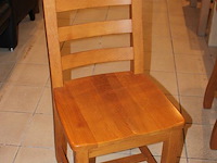 Eettafel met drie stoelen. afmeting tafel 136 x 83 x 78 cm. - afbeelding 2 van  2