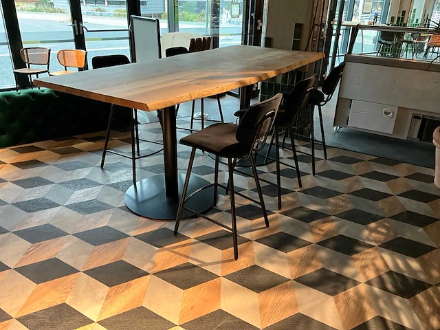 Eettafel met stoelen - afbeelding 2 van  4