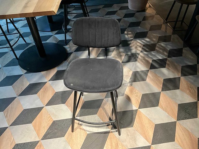 Eettafel met stoelen - afbeelding 4 van  4