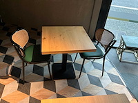 Eettafel met stoelen - afbeelding 1 van  3