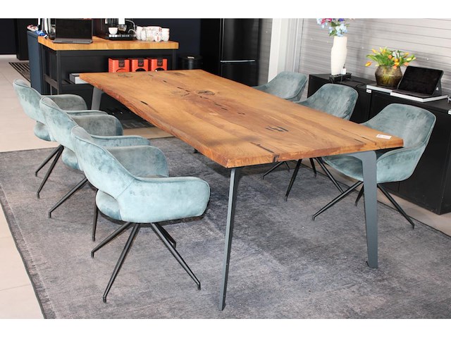 Eettafel met zes draaibare groen gestoffeerde stoelen. afmeting tafel 240 x 105 x 76 cm. - afbeelding 1 van  4