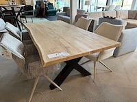 Eettafel met zwart metalen x-poot naturel