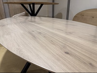 Eettafel, naturel eikenhout, zwart metalen spinpoot - afbeelding 2 van  2