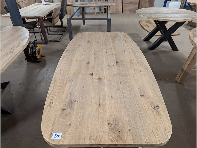 Eettafel oud eiken deens ovaal epoxy 180x90cm - afbeelding 2 van  2