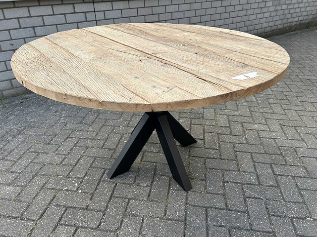 Eettafel oud eiken rond 130 cm. - afbeelding 1 van  3