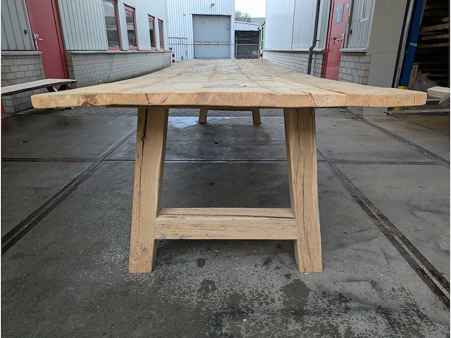 Eettafel oud grenen hout 370x115cm - afbeelding 2 van  3