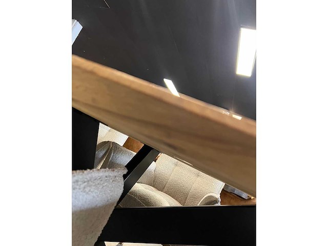 Eettafel ovaal – massief eiken – verjongde rand – naturel – 240x110 cm -3 cm dik - metalen spinpoot - afbeelding 1 van  3