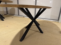 Eettafel, ovaal, naturel eikenhout, zwart metalen spinpoot - afbeelding 3 van  4