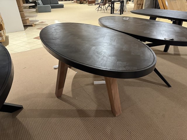 Eettafel, ovaal, zwart hardhout, houten poten - afbeelding 2 van  5