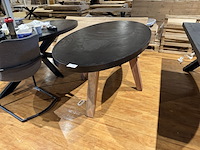 Eettafel, ovaal, zwart, houten poten - afbeelding 1 van  4