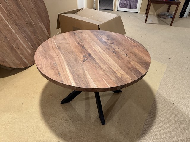 Eettafel, rond acaciahout, zwart metalen spinpoot - afbeelding 2 van  5