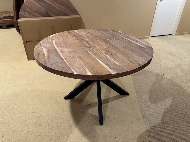 Eettafel, rond acaciahout, zwart metalen spinpoot - afbeelding 1 van  4