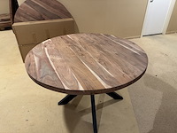 Eettafel, rond acaciahout, zwart metalen spinpoot - afbeelding 2 van  4