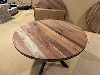 Eettafel, rond acaciahout, zwart metalen spinpoot - afbeelding 2 van  4