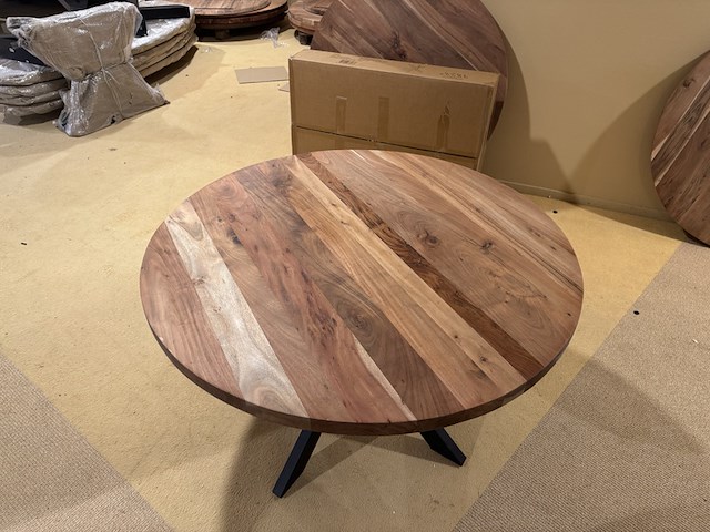 Eettafel, rond acaciahout, zwart metalen spinpoot - afbeelding 4 van  4