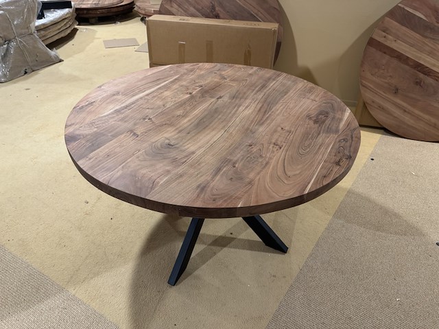 Eettafel, rond acaciahout, zwart metalen spinpoot - afbeelding 1 van  4