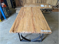Eettafel rustiek acaciahout. 180 x 100 x 78cm. metaal onderstel - afbeelding 3 van  3