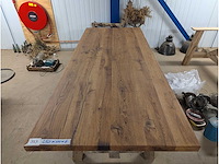 Eettafel rustiek eiken epoxy. 250 x 100 x 78cm. klooster onderstel - afbeelding 3 van  3