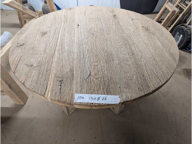 Eettafel rustiek eiken. rond. 130cm. houten onderstel - afbeelding 3 van  3
