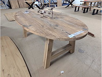 Eettafel rustiek grenen. ovaal. 220 x 120 x 77cm. houten a onderstel - afbeelding 1 van  3