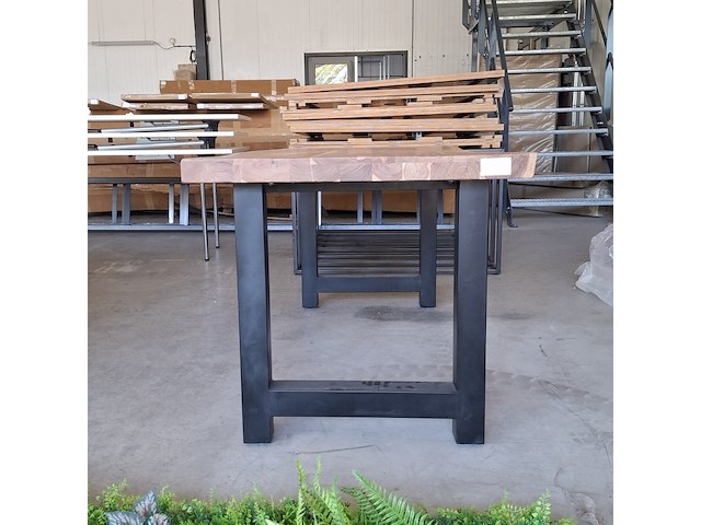 Eettafel | suar, wood industries - afbeelding 2 van  4