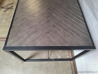Eettafel v.v. visgraatmotief en stalen frame - afbeelding 2 van  3