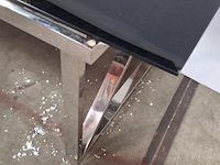 Eettafel v.v. zwart glazen blad en chromen onderstel - afbeelding 2 van  3